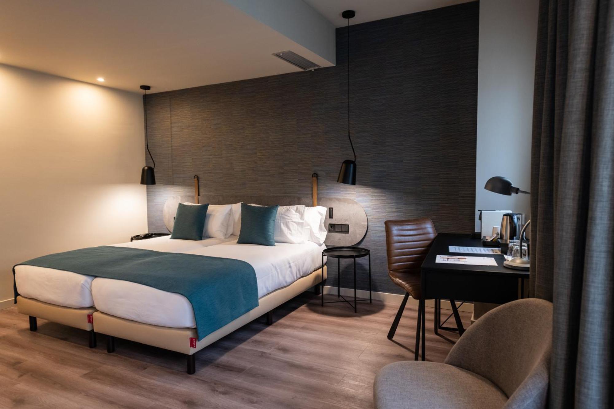 Superior Double or Twin Room,1278873460:JPEG